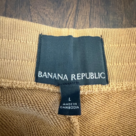 Banana Republic Men's Cotton Shorts, Caramel Brown, Size Large - Picture 6 of 11